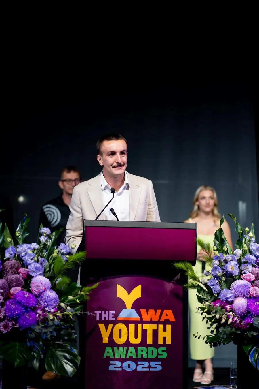 Wil at the WA Youth Awards podium